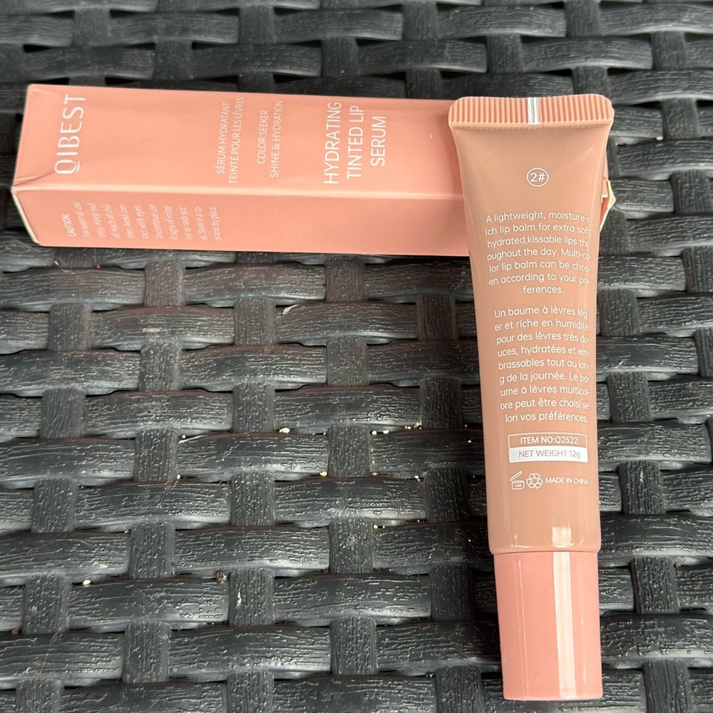 Hydrating Tinted Lip Serum - Nude - Picture 4 of 5